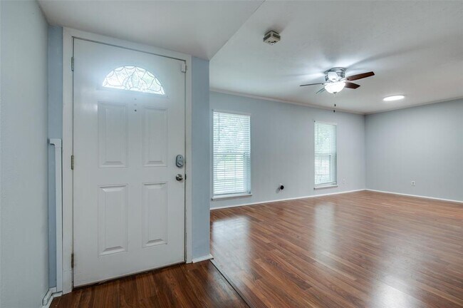 1840 Paxton Drive, Carrollton, TX 75007 photo 3