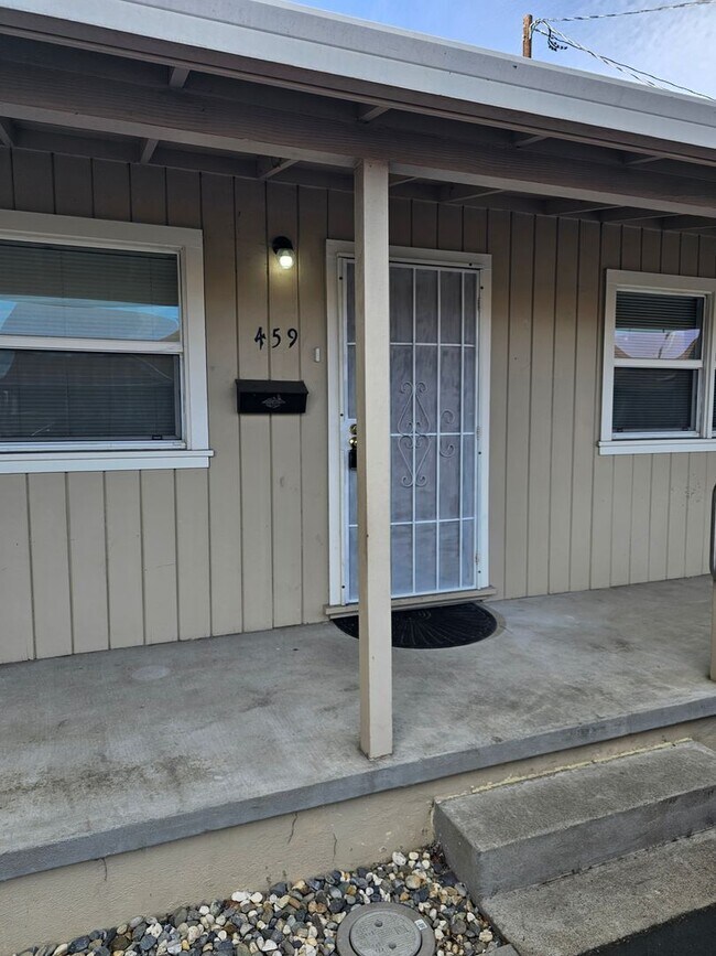 459 Pagano Ct San Leandro, CA 94578 photo 2