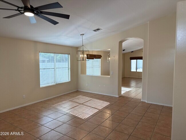 9630 W Reno View Dr Peoria, AZ 85345 photo 4