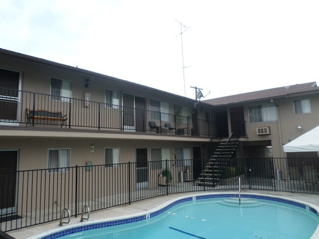 Magnolia Apartments photo 2