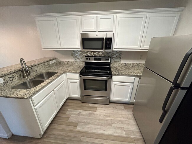 1615 N Navidad St San Antonio, TX 78201 photo 5