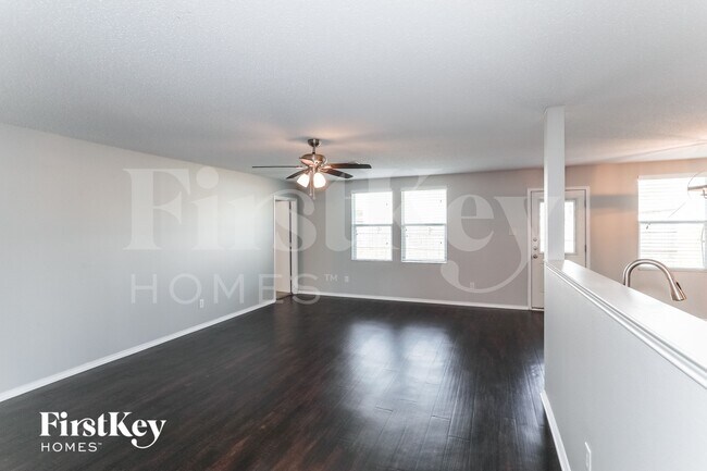 1405 Dandelion Trail Burleson, TX 76028 photo 4