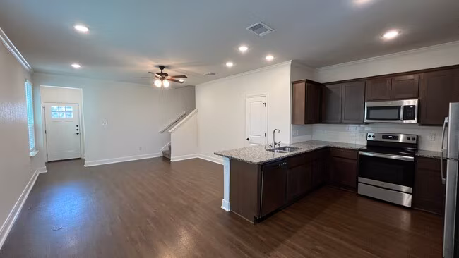 10315 Lynwood Crk San Antonio, TX 78245 photo 5