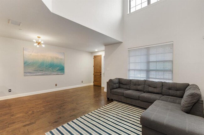 4646 Rhett Lane, Carrollton, TX 75010 photo 4