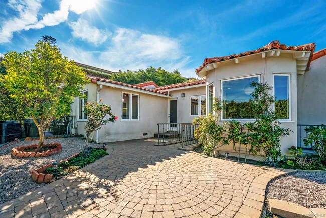 1865 Soledad Ave San Diego, CA 92037 photo 2