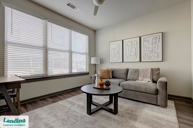 1415 N Main Ave San Antonio, TX 78212 photo 2