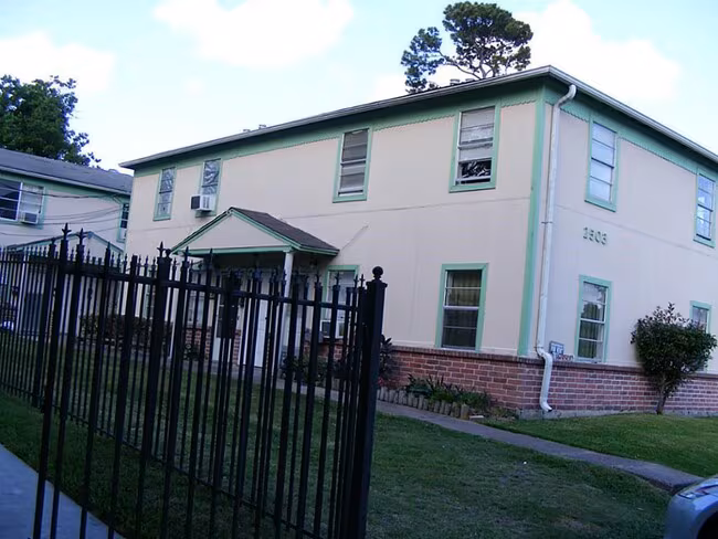 2501 Cleburne Street, Houston, TX 77004 photo 3