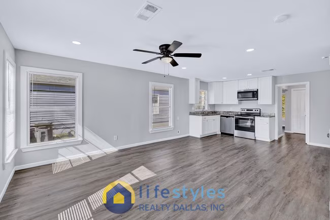 2245 East Overton Road, Dallas, TX 75216 photo 4