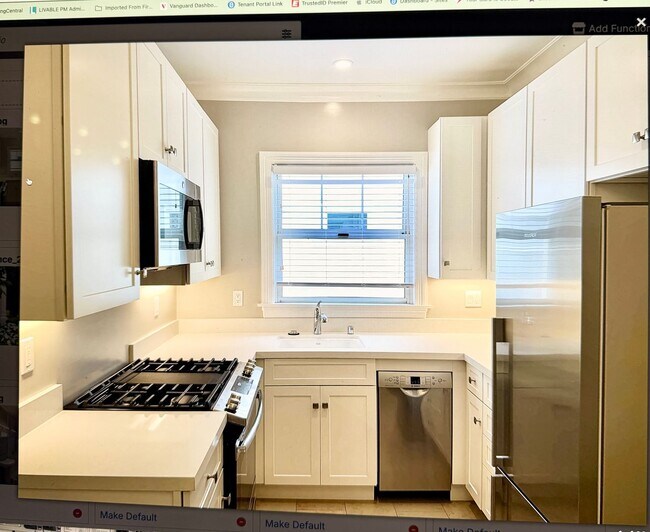 Marina Court Apartments photo 2