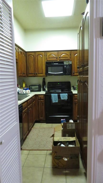 1910 Robbins Pl Austin, TX 78705 photo 2