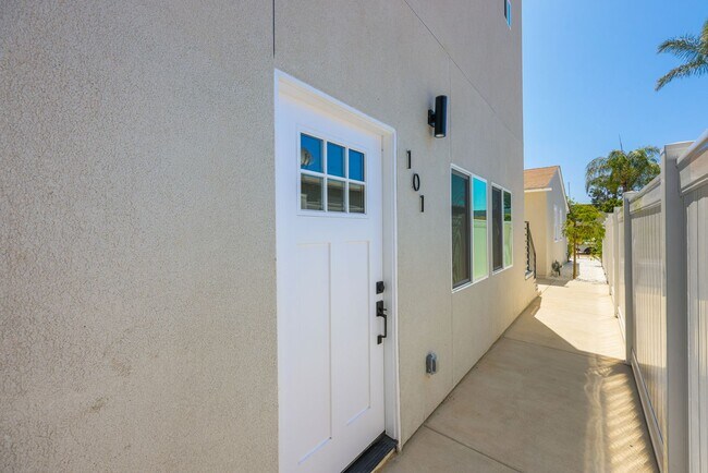 4345 Bancroft St San Diego, CA 92104 photo 3