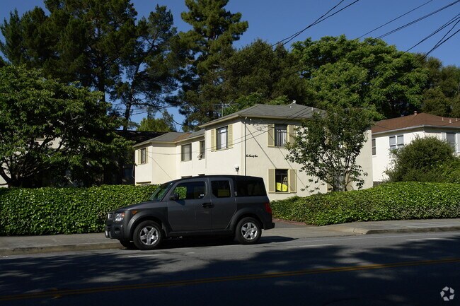 Laurel Oaks Apartments photo 5