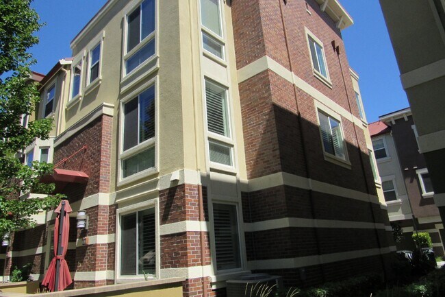 6544 Bantry Bay St Dublin, CA 94568 photo 3