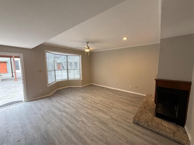 2529 Rio Grande St Austin, TX 78705 photo 4