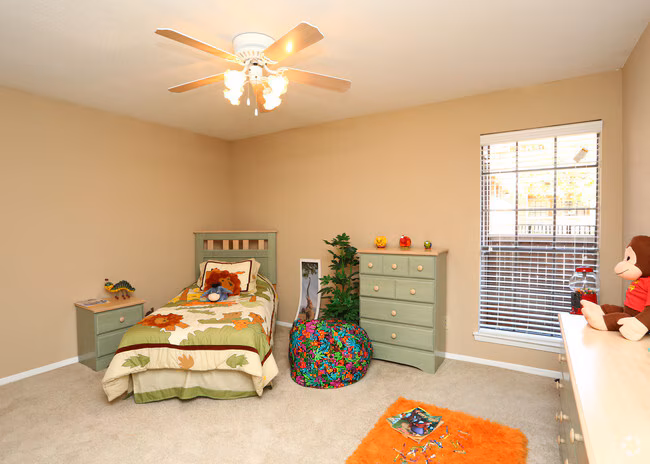 Dove Park Apartments photo 3