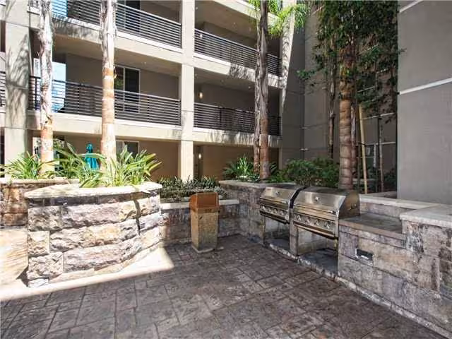 1465 C St San Diego, CA 92101 photo 2