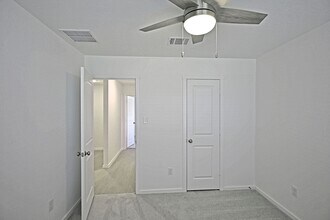 3837 Low Tide Seguin, TX 78155 photo 4