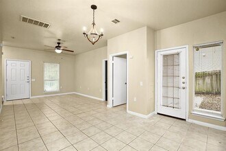 1812 Maple Ave Austin, TX 78702 photo 4