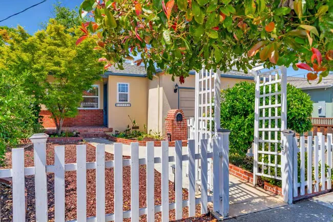 1228 Ruby St Redwood City, CA 94061 photo 3