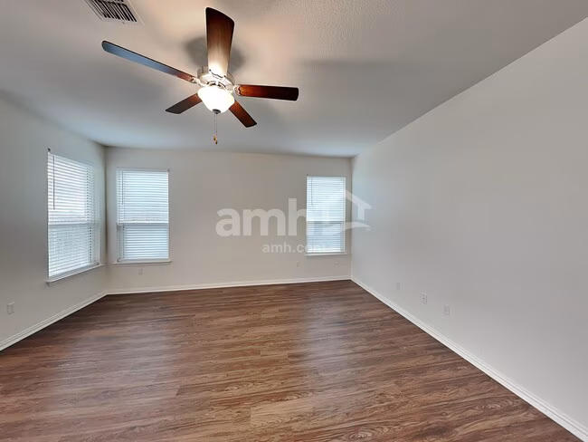 188 Pebble Creek Run New Braunfels, TX 78130 photo 4
