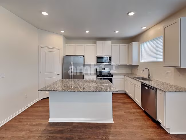 188 Pebble Creek Run New Braunfels, TX 78130 photo 2