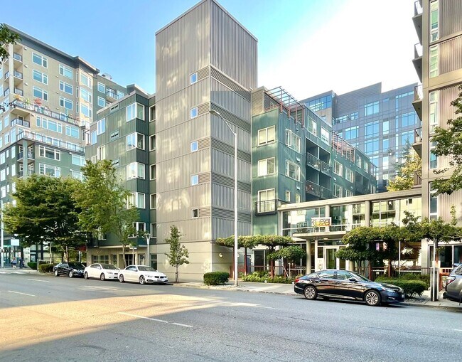 2717 Western Ave Seattle, WA 98121 photo 2