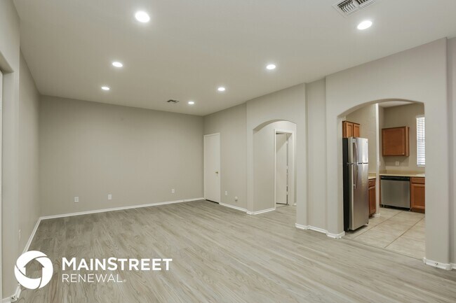 5337 W Warner St Phoenix, AZ 85043 photo 3