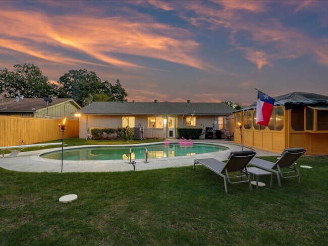 2017 Meadow Lark Irving, TX 75060 photo 2