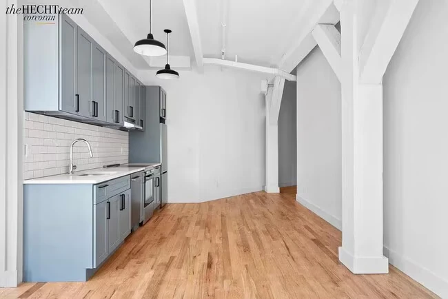 239 Banker St Brooklyn, NY 11222 photo 4