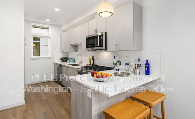 2118 3rd Ave N photo 3