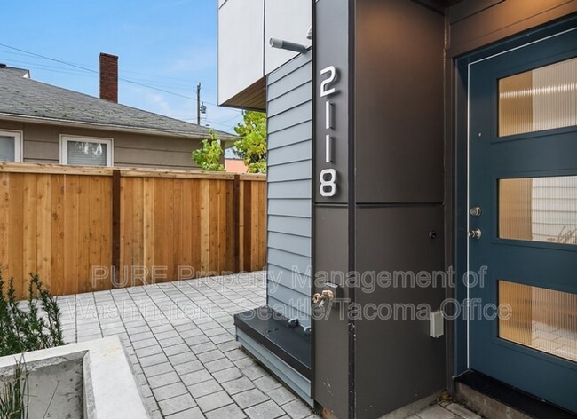 2118 3rd Ave N photo 2