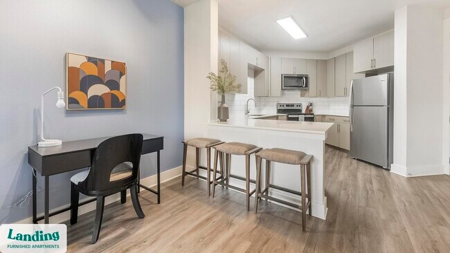 810 W St Johns Ave Austin, TX 78752 photo 4
