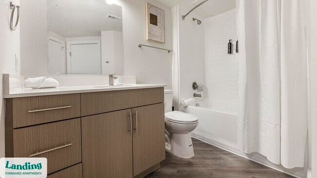 810 W St Johns Ave Austin, TX 78752 photo 3