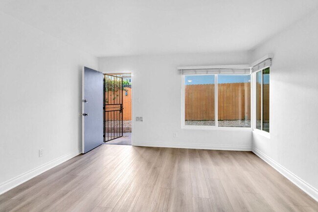 2009-13 Diamond St San Diego, CA 92109 photo 3