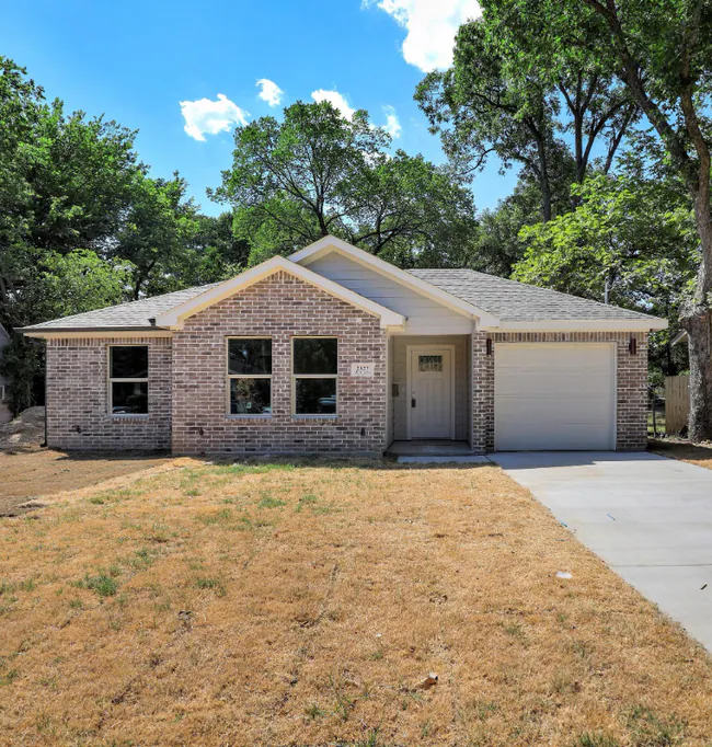 2327 Harding Street, Dallas, TX 75215 photo 2