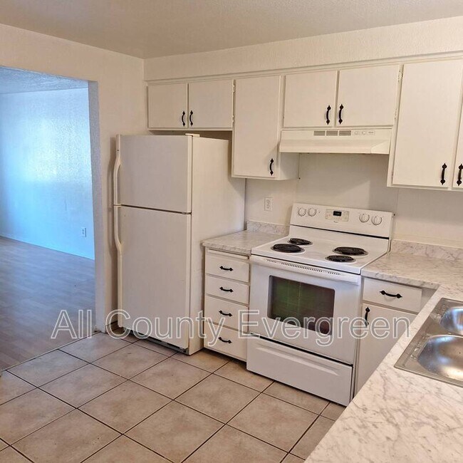 537 37th St SE Auburn, WA 98002 photo 3