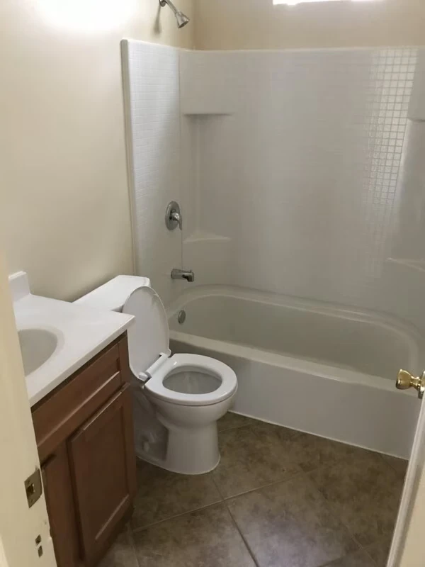 1729 Seminary Ave Oakland, CA 94621 photo 2