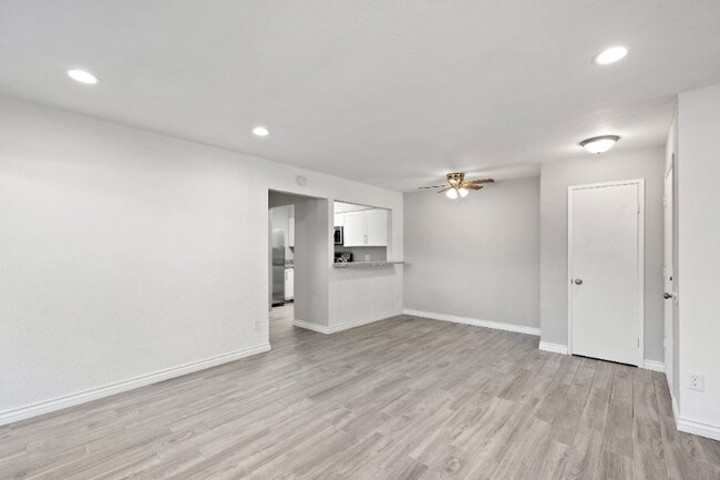 7932 Mission Center Ct San Diego, CA 92108 photo 2
