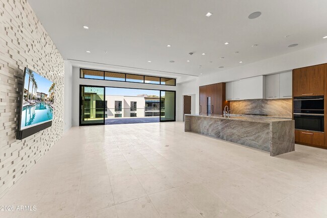 6587 N Palmeraie Blvd Paradise Valley, AZ 85253 photo 4
