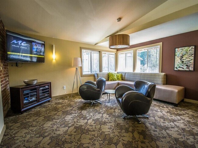 Creekside Apartments photo 2