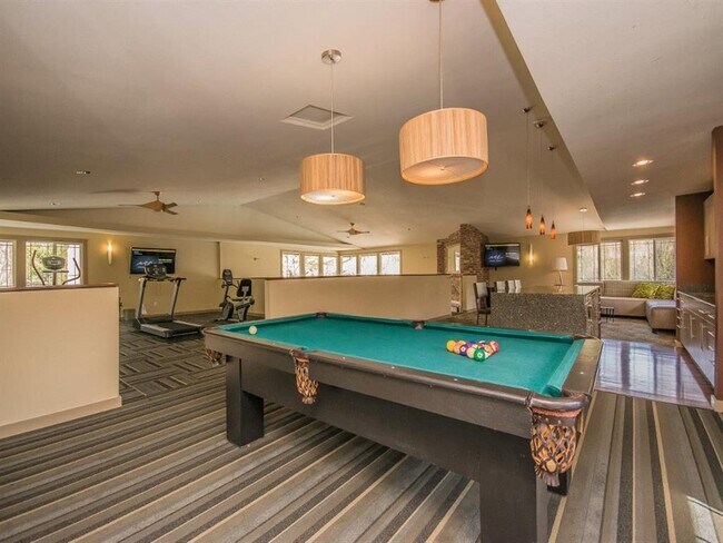 Creekside Apartments photo 4