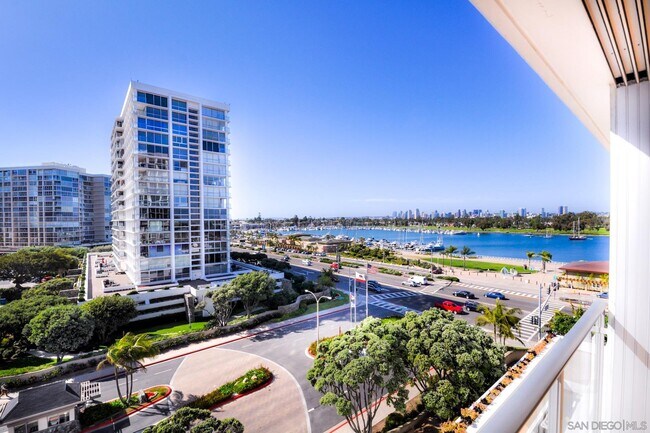 1820 Avenida Del Mundo Coronado, CA 92118 photo 2