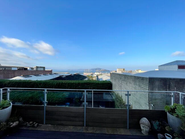 836 N Point St San Francisco, CA 94109 photo 5