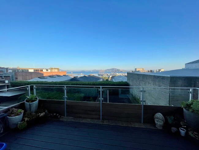 836 N Point St San Francisco, CA 94109 photo 4