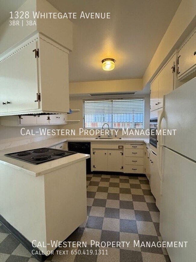 3 Bedroom, 2.5 Bath Single Family Home photo 3