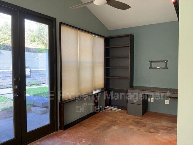6005 Avery Island Ave photo 5