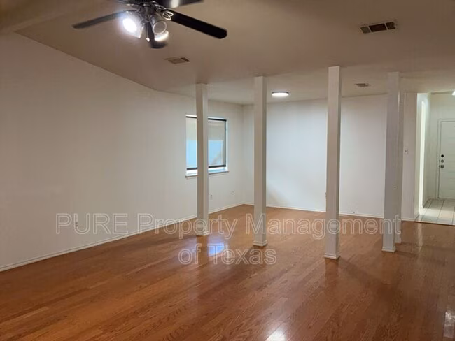 6005 Avery Island Ave photo 3