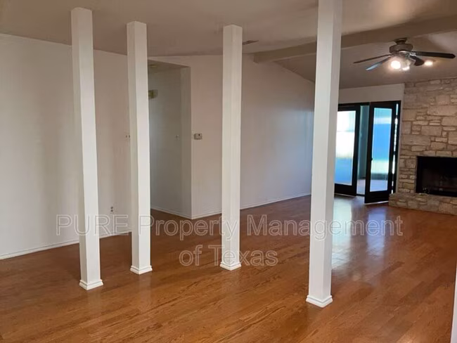 6005 Avery Island Ave photo 4
