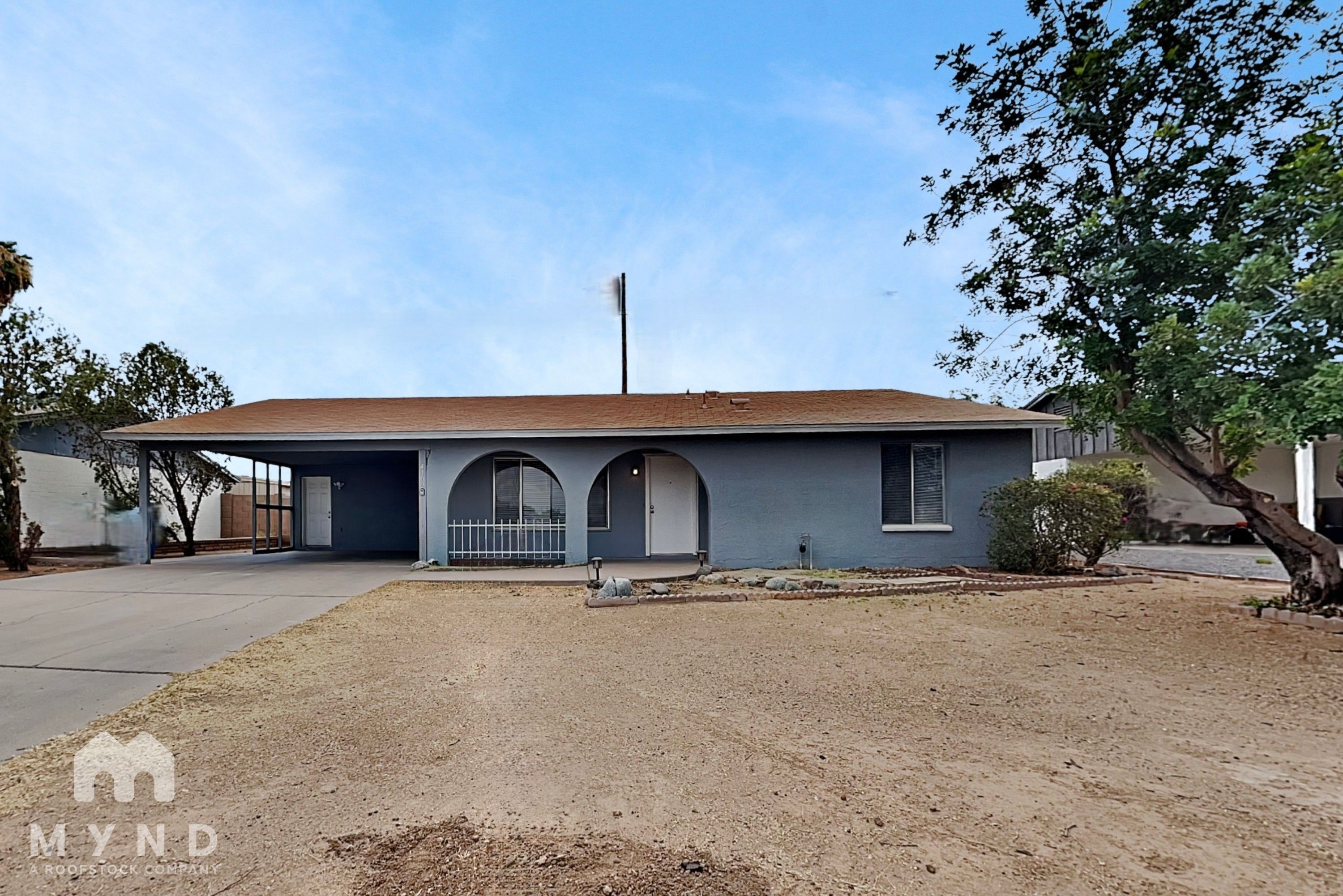 4102 W Camino Acequia Phoenix, AZ 85051 photo 2