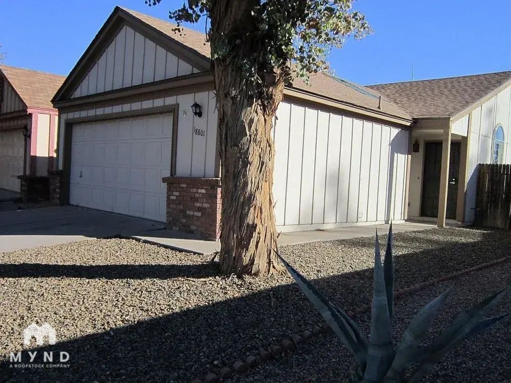 18801 N 33rd Dr Phoenix, AZ 85027 photo 2
